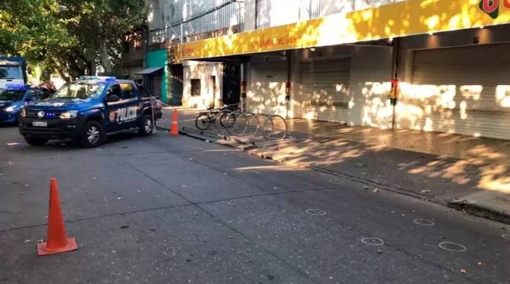 Η μαφία απειλεί τον Λιονέλ Μέσι, πυροβόλησαν 12 φορές σε κατάστημα κι άφησαν σημείωμα!