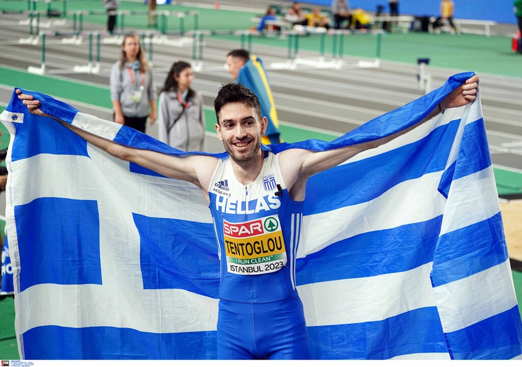Μίλτος Τεντόγλου: Η απονομή στον Έλληνα πρωταθλητή κι ο εθνικός ύμνος στην Κωνσταντινούπολη (vids)