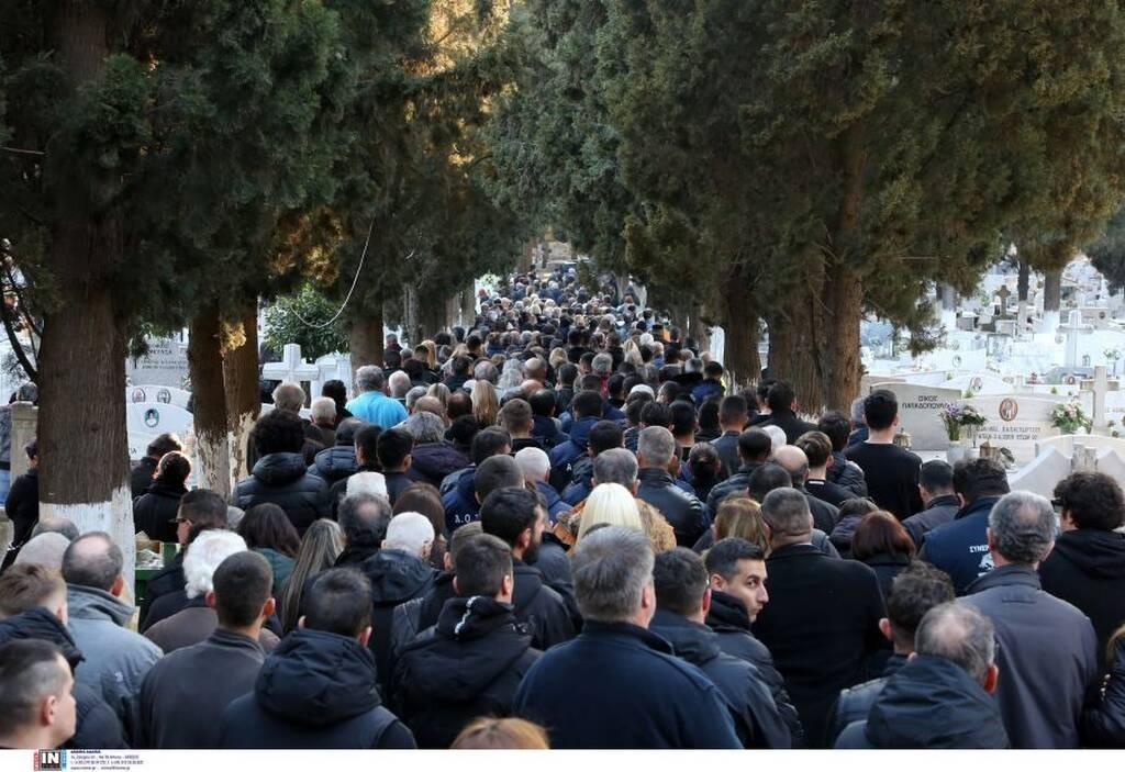 Τέμπη: Σπαρακτικές στιγμές στην κηδεία του 22χρονου ποδοσφαιριστή Ιορδάνη Αδαμάκη (video+photos)