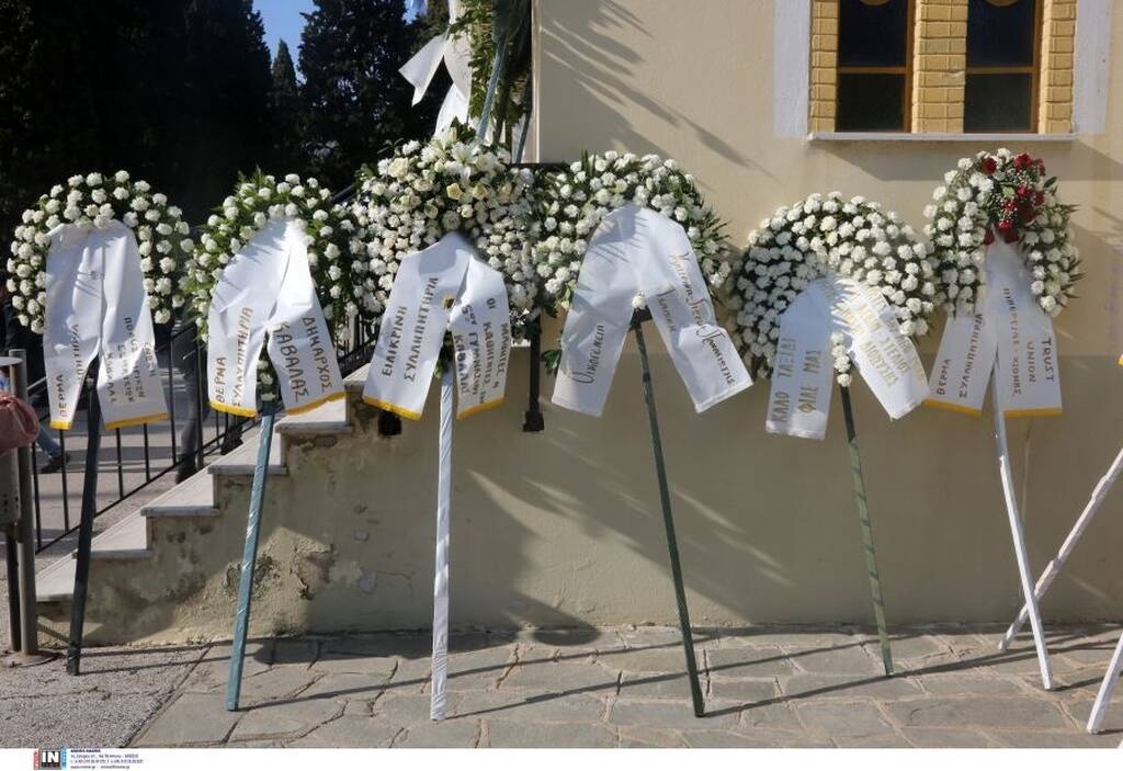 Τέμπη: Σπαρακτικές στιγμές στην κηδεία του 22χρονου ποδοσφαιριστή Ιορδάνη Αδαμάκη (video+photos)