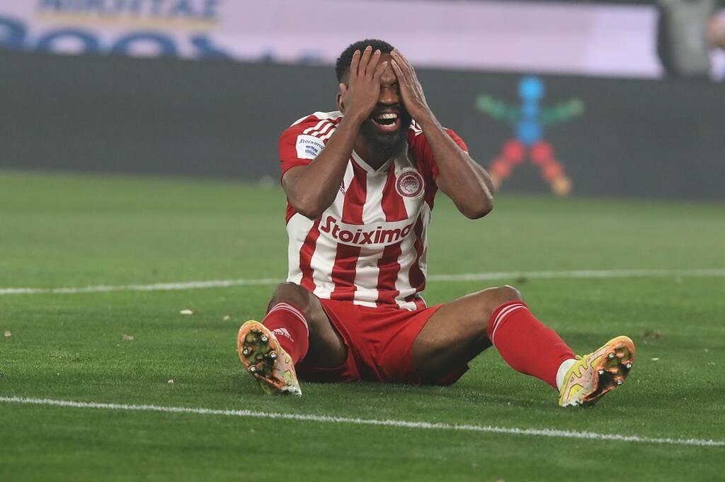 ΑΕΚ - Ολυμπιακός 1-3: Της πήρε το αήττητο στο «σπίτι» της και μπήκε γερά στο κόλπο (videos)