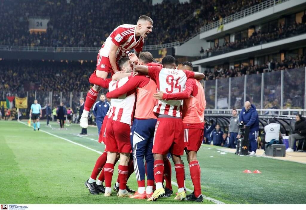ΑΕΚ - Ολυμπιακός 1-3: Της πήρε το αήττητο στο «σπίτι» της και μπήκε γερά στο κόλπο (videos)