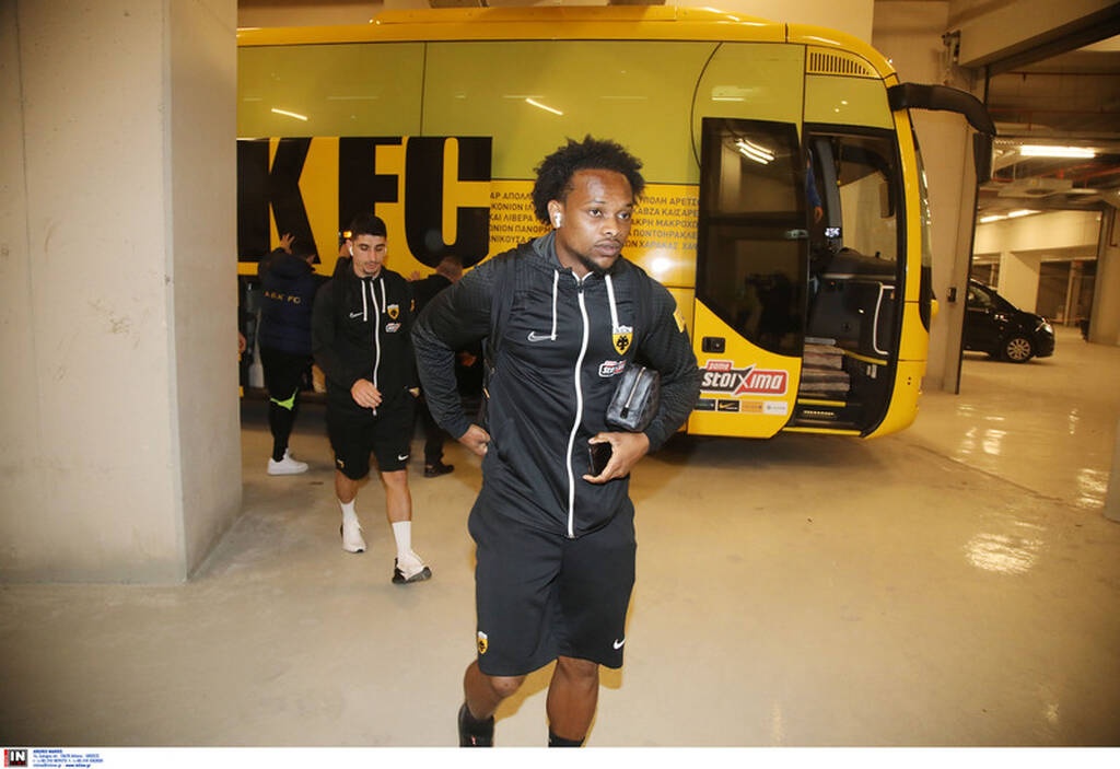 ΑΕΚ - Ολυμπιακός: Η άφιξη των παικτών της Ένωσης (video+photos)