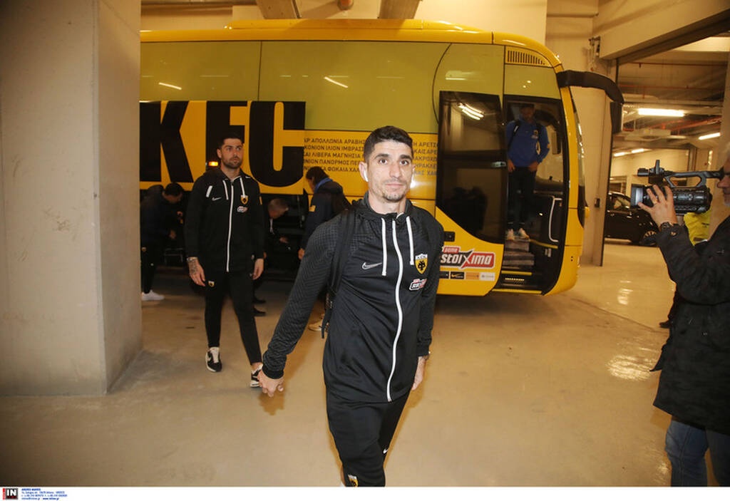 ΑΕΚ - Ολυμπιακός: Η άφιξη των παικτών της Ένωσης (video+photos)
