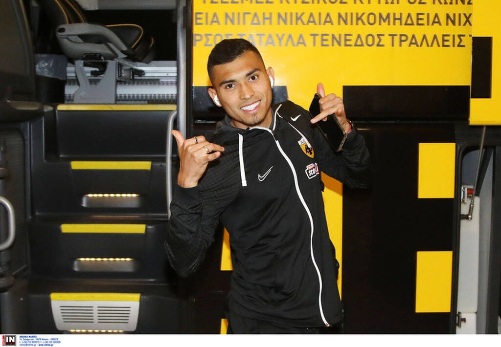 ΑΕΚ - Ολυμπιακός: Η άφιξη των παικτών της Ένωσης (video+photos)