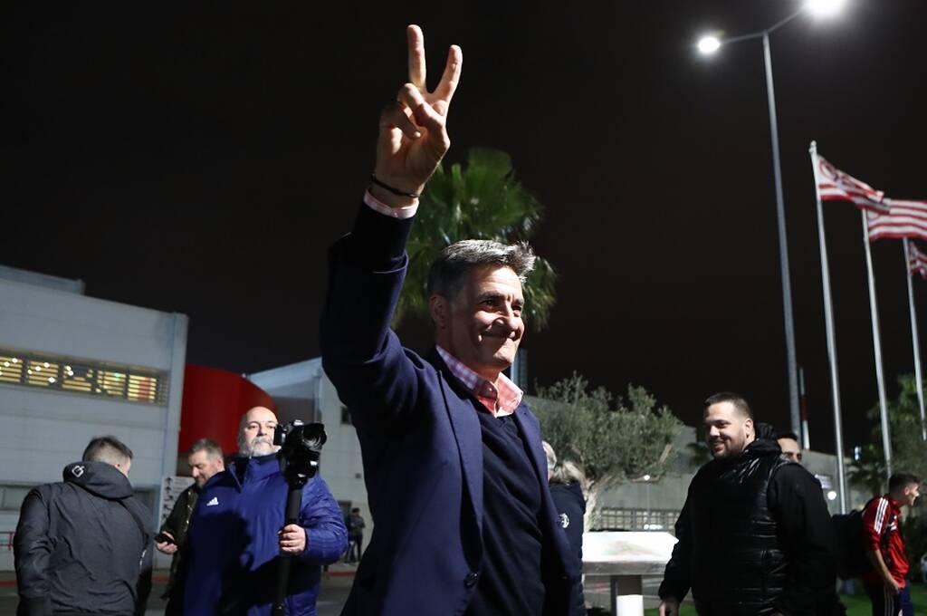 Ολυμπιακός: Χιλιάδες οπαδοί στου Ρέντη | Αποθέωση για τη νίκη επί της ΑΕΚ (photos)