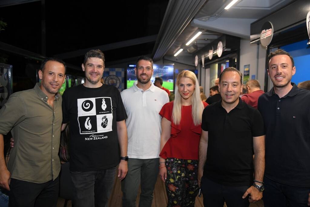 Πέτρος Ταμπακόπουλος, Head of Retail Experience του ΟΠΑΠ, Γιάννης Θεοδοσίου, ιδιοκτήτης καταστήματος ΟΠΑΠ στο Γαλάτσι, Γιώργος Σαμαράς, Head of Sales του ΟΠΑΠ, Αγάπη Γιαννακάκη, PR Manager του ΟΠΑΠ, Μανώλης Σταυρουλάκης, Public & Media Relations Director