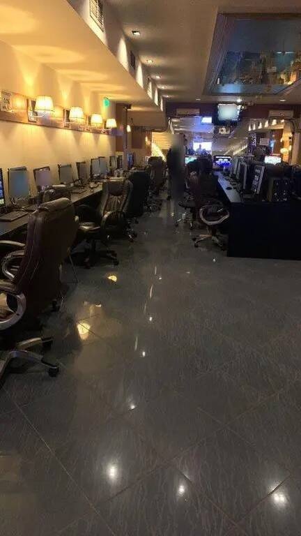 Έφοδος της ΕΛ.ΑΣ. σε ακόμα ένα παράνομο μίνι καζίνο στην Καλλιθέα - 8 συλλήψεις