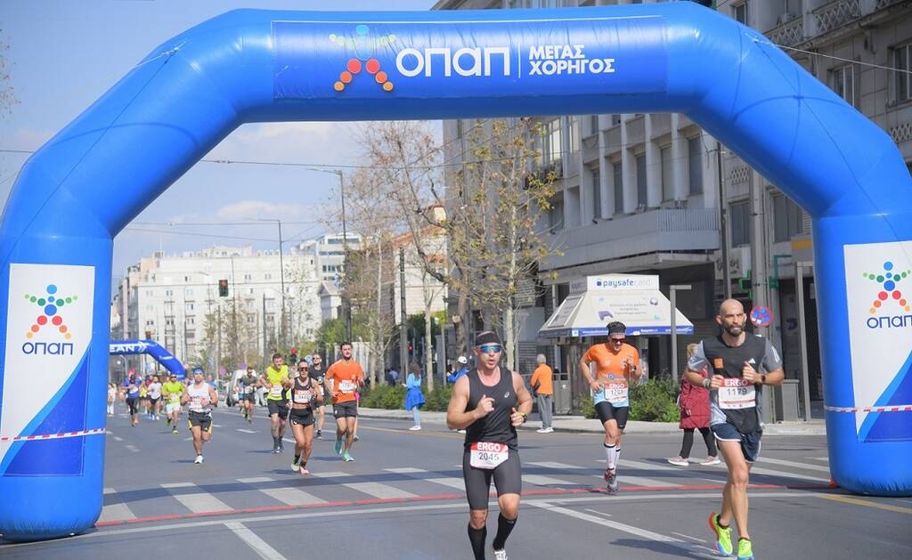 Δρομείς στη διαδρομή των 5χλμ ΟΠΑΠ