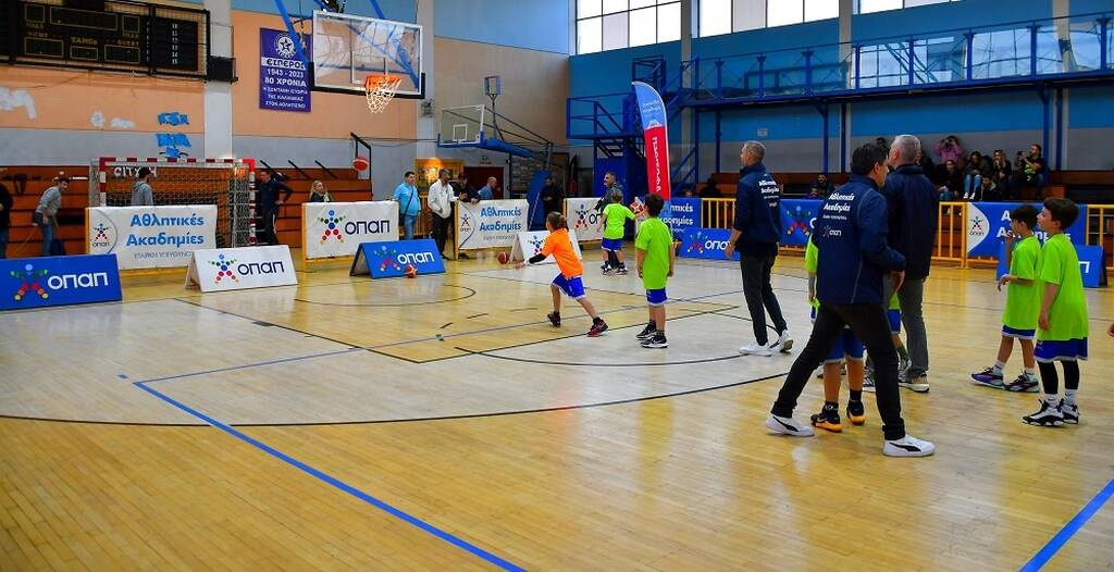 Aθλητικές ακαδημίες ΟΠΑΠ: 25.000 παιδιά εφοδιάζονται με νέο αθλητικό εξοπλισμό