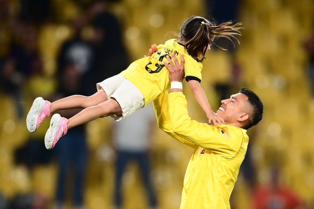 ΑΕΚ – Άρης: Το εντυπωσιακό κορεό για τα 100 χρόνια κι η οικογενειακή ατμόσφαιρα στο φινάλε (video)