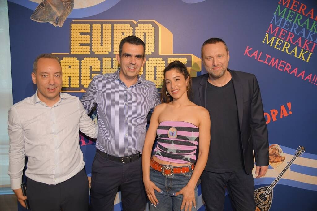 Οι Μανώλης Σταυρουλάκης, Public & Media Relations Director του ΟΠΑΠ, Φώτης Ζησιμόπουλος, Chief Product Officer του ΟΠΑΠ και Γιάννης Ρόκκας, Chief Marketing Officer του ΟΠΑΠ, μαζί με τη Μαρίνα Σάττι