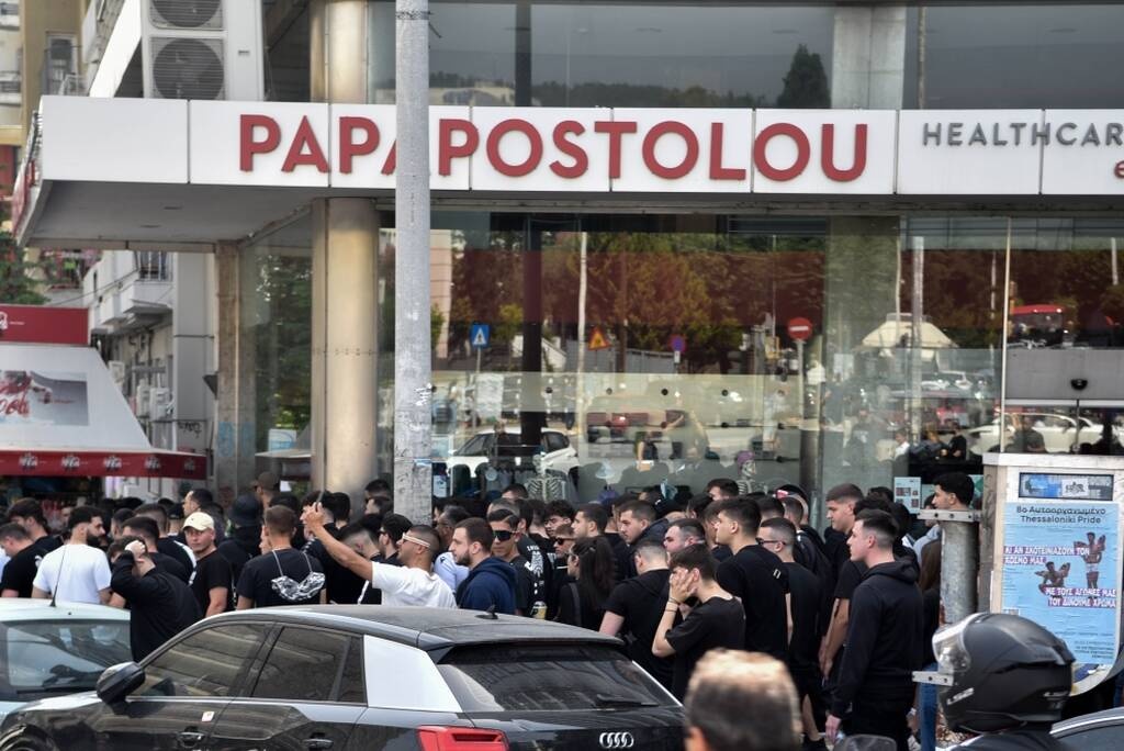 Θεσσαλονίκη: Πορεία χιλιάδων οπαδών του ΠΑΟΚ - Ισχυρές αστυνομικές δυνάμεις σε όλη την πόλη (pics)