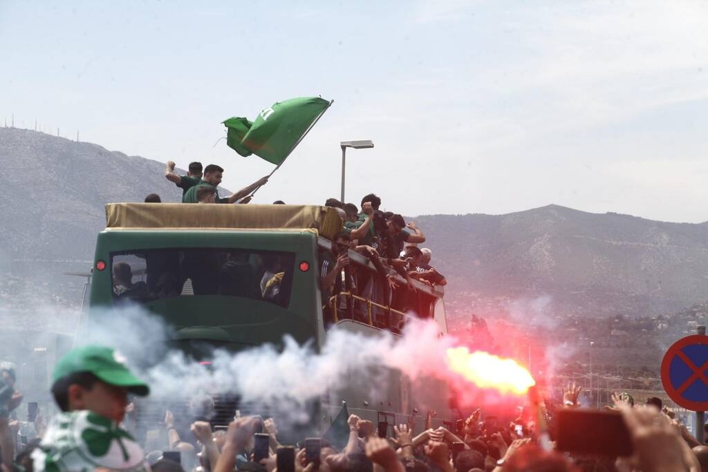 Παναθηναϊκός AKTOR: Έκσταση για τους Πρωταθλητές Ευρώπης - Γλέντι από το αεροδρόμιο μέχρι το ΟΑΚΑ
