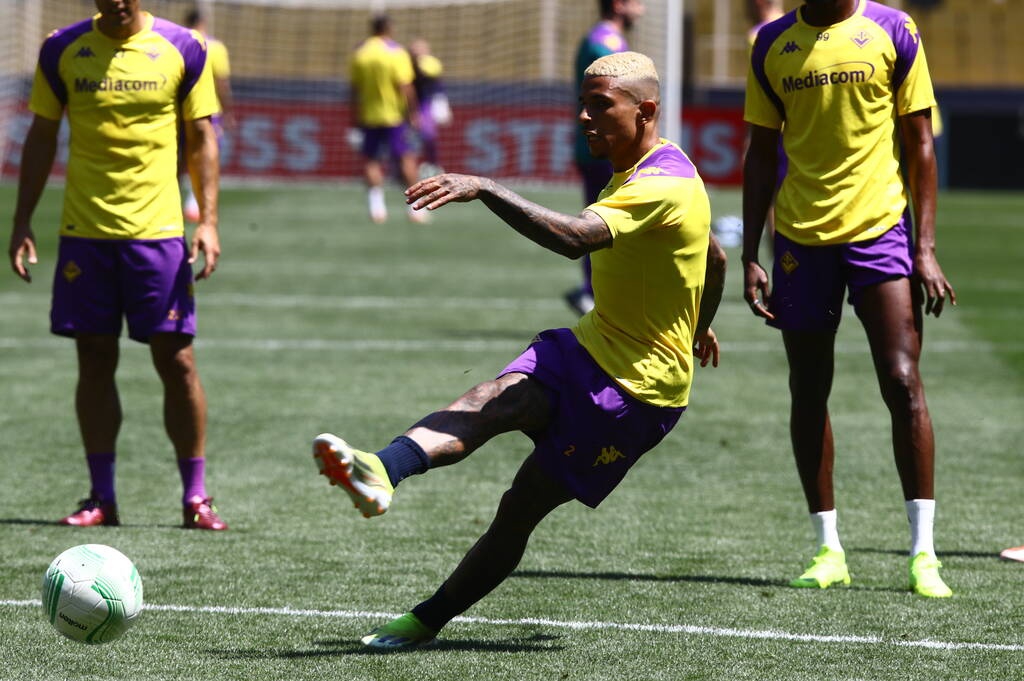 Τελικός Conference League, Ολυμπιακός - Φιορεντίνα: Προπονήθηκαν στην «AEK Arena» οι «βιόλα»