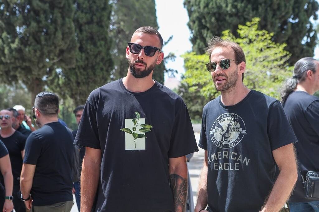 Παναθηναϊκός AKTOR: Όλη η ομάδα στην κηδεία του Πάρη Δερμάνη