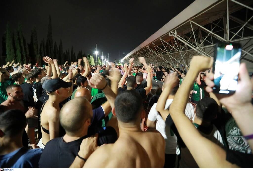 Ολυμπιακός – Παναθηναϊκός: Χιλιάδες οπαδοί στο ΟΑΚΑ για τους «πράσινους» θριαμβευτές (video)