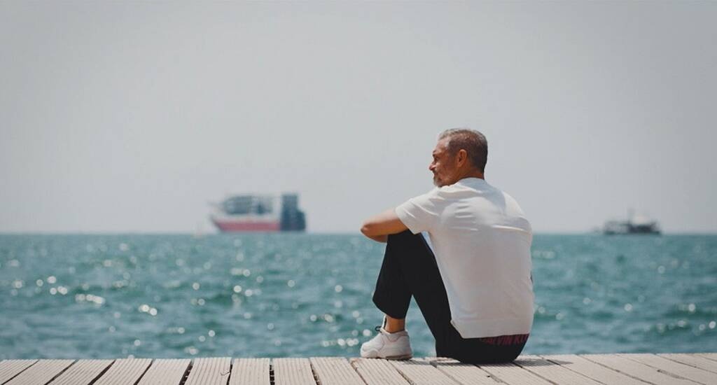 Ο Άγγελος Χαριστέας γράφει γράμμα στον νεότερο εαυτό του και καθηλώνει