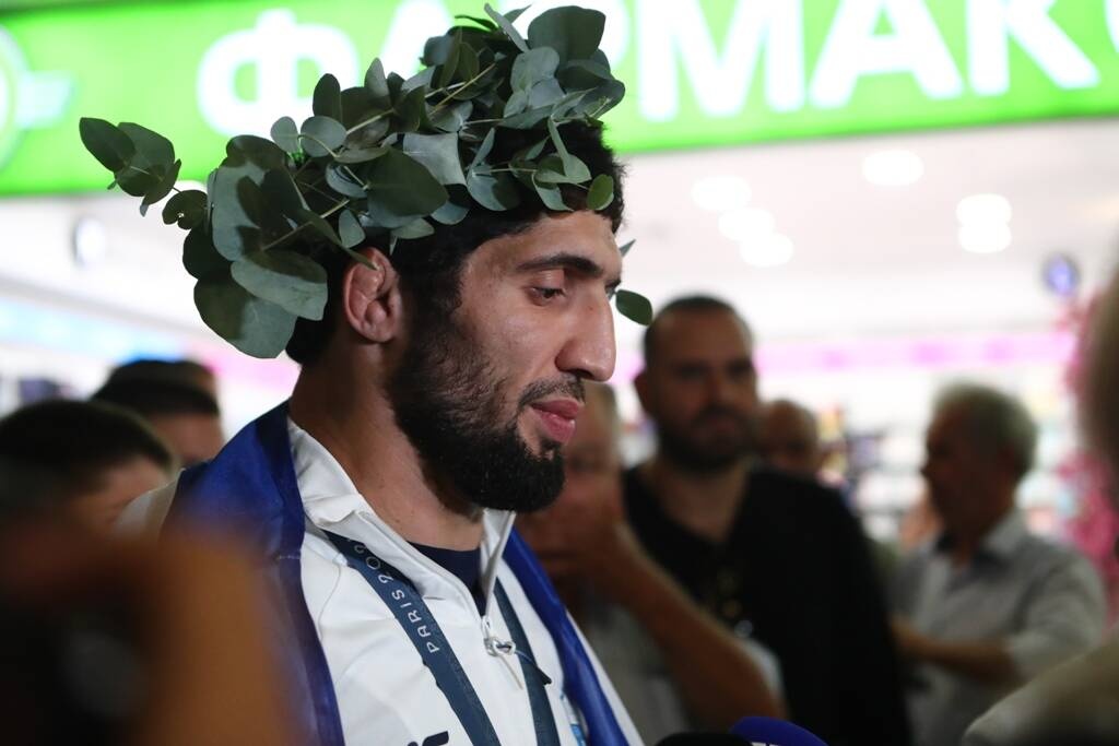 Ολυμπιακοί Αγώνες: Σήκωσαν στον αέρα τον Κουρουγκλίεφ - Αποθέωση για την Team Hellas