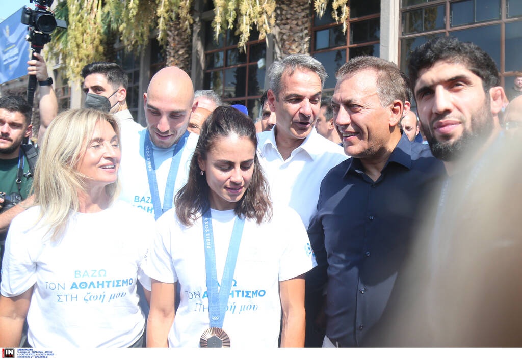 ΔΕΘ 2024: Συνάντηση Μητσοτάκη με Ολυμπιονίκες - Οι ατάκες σε Γκουντούρα και τα μετάλλια