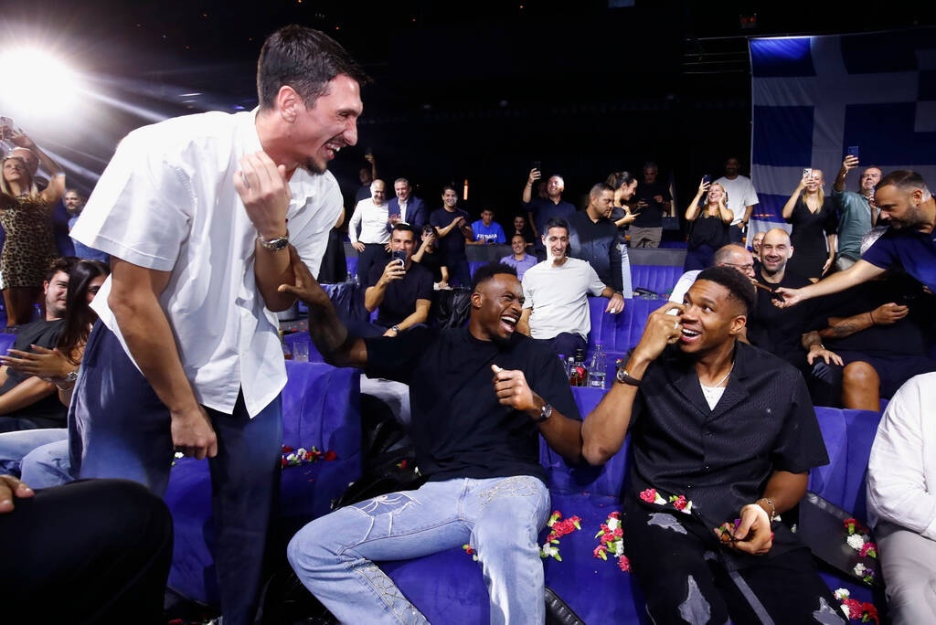 Eurobasket 2025: «Έσυραν» τον χορό Αντετοκούνμπο και Σπανούλης στον θρίαμβο της Εθνικής