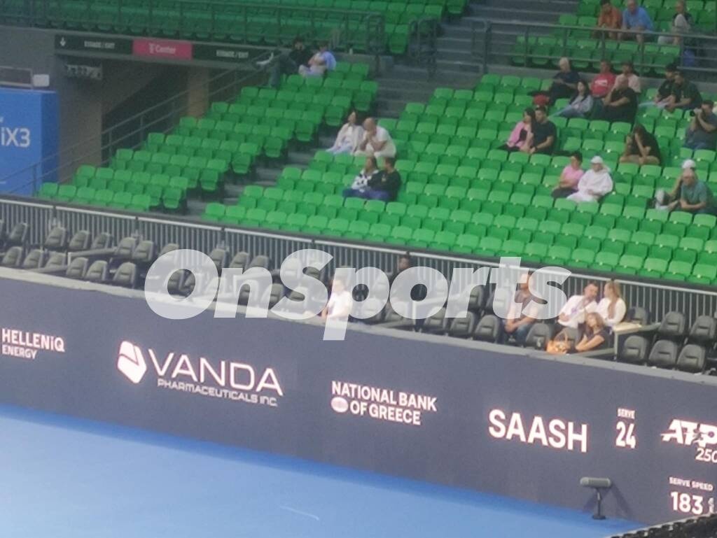 Hellenic Championship ATP 250: Ο Τι Τζέι Σορτς παρακολουθεί τένις στο Telekom Center Athens