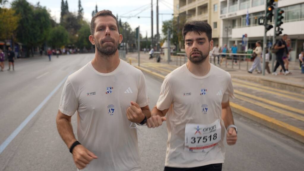 Ο Μαραθώνιος δεν είναι αγώνας, είναι συναίσθημα - Δείτε την ιστορία του Μάριου Σαρέλλα που εμπνέει
