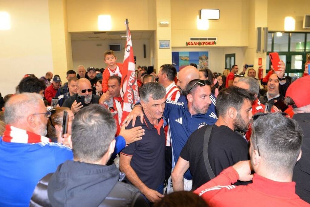 Ολυμπιακός: Θερμή υποδοχή στη Σύρο για τους Πειραιώτες (pics)