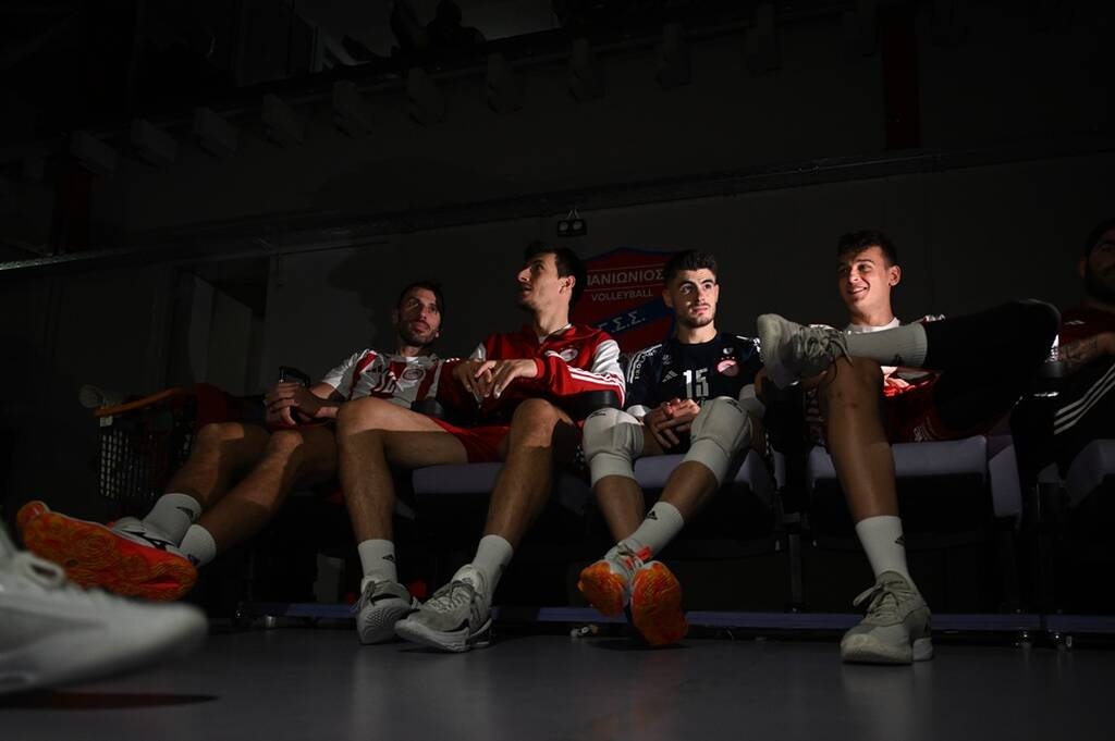 League Cup: Έπεσε… μαύρο στο «Ανδρέας Βαρίκας» - Προσωρινή διακοπή στον τελικό ΠΑΟΚ - Ολυμπιακός