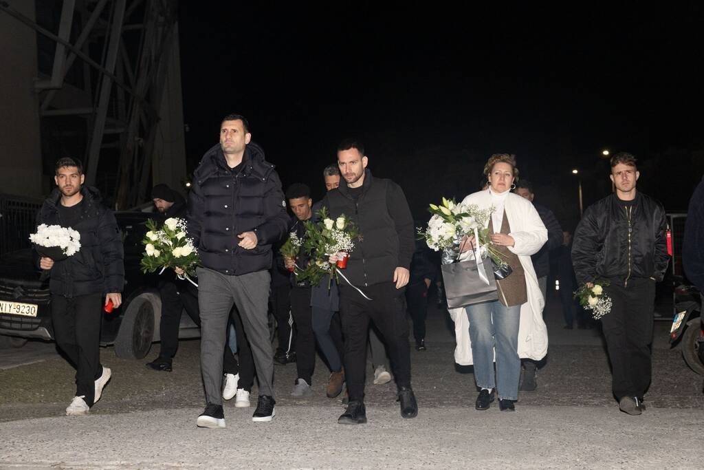 ΠΑΟΚ: Ανατριχιαστικές στιγμές στην Τούμπα με Λουτσέσκου και τους αρχηγούς - «Αδέρφια ζείτε»
