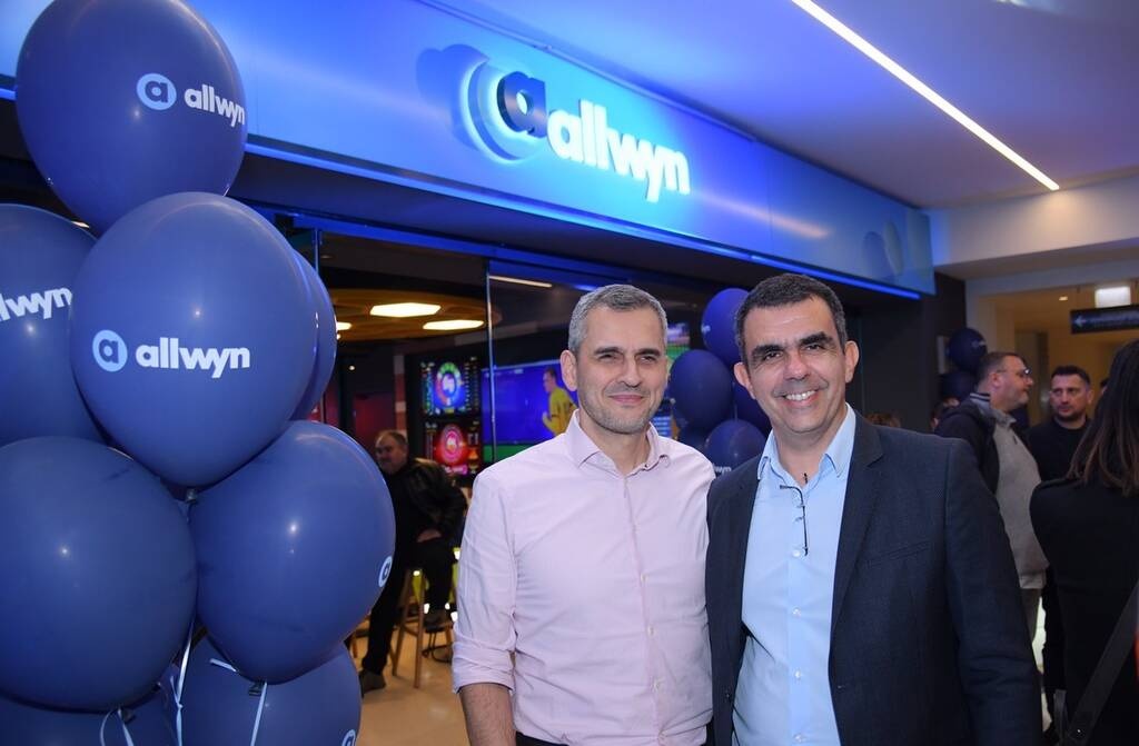 Λαμπερά εγκαίνια για το κατάστημα Allwyn στην Allwyn Arena