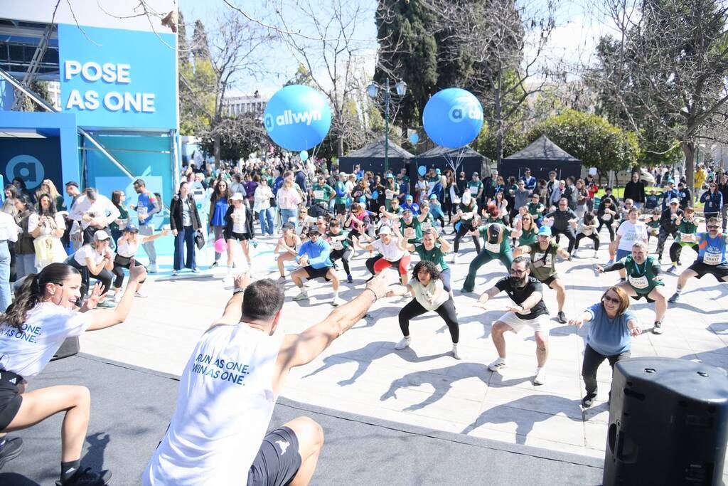 Όλη η πόλη μια γιορτή με περισσότερες από 30.000 συμμετοχές στον Ημιμαραθώνιο της Αθήνας (vid.)