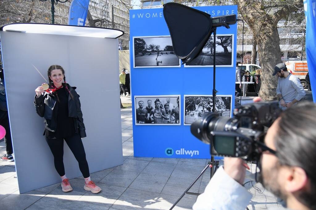 Όλη η πόλη μια γιορτή με περισσότερες από 30.000 συμμετοχές στον Ημιμαραθώνιο της Αθήνας (vid.)