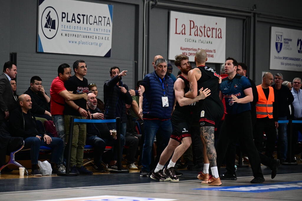 Ο Φουρνιέ ξαναχτύπησε - Όρμηξε σε φίλαθλο του Πανιωνίου ο Γάλλος