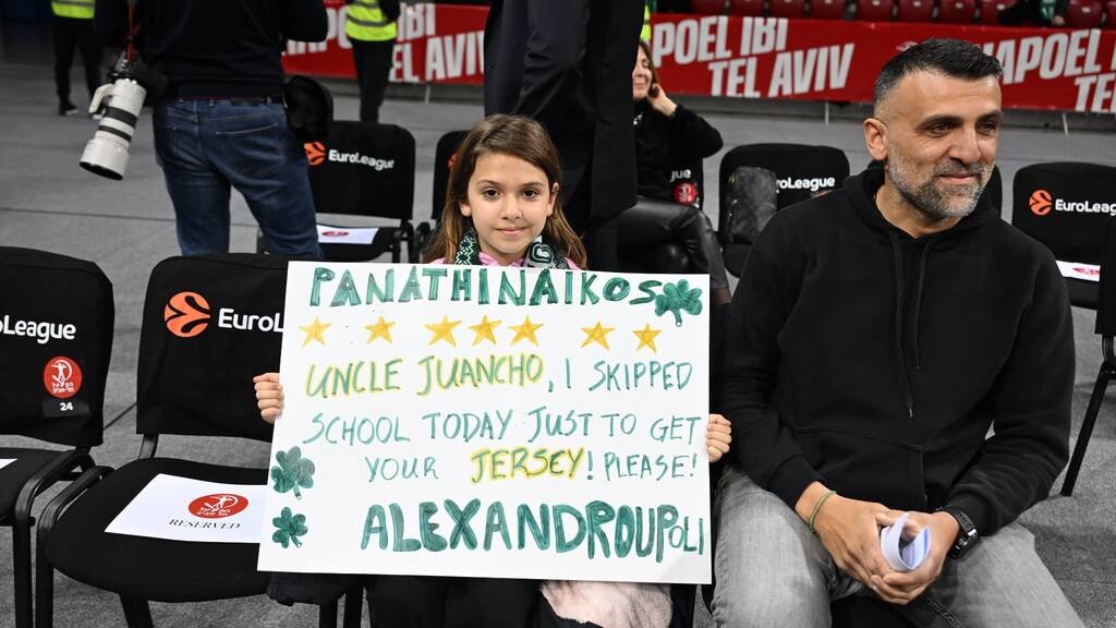 «Πρασινίζει» η «Arena 8888»: Μαγική ατμόσφαιρα από 3.000 φίλους του Παναθηναϊκού στη Σόφια
