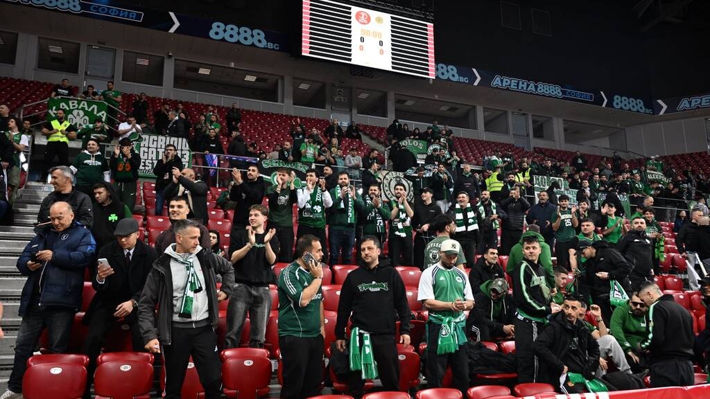 «Πρασινίζει» η «Arena 8888»: Μαγική ατμόσφαιρα από 3.000 φίλους του Παναθηναϊκού στη Σόφια