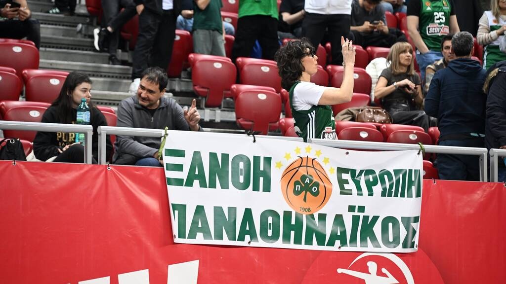«Πρασινίζει» η «Arena 8888»: Μαγική ατμόσφαιρα από 3.000 φίλους του Παναθηναϊκού στη Σόφια