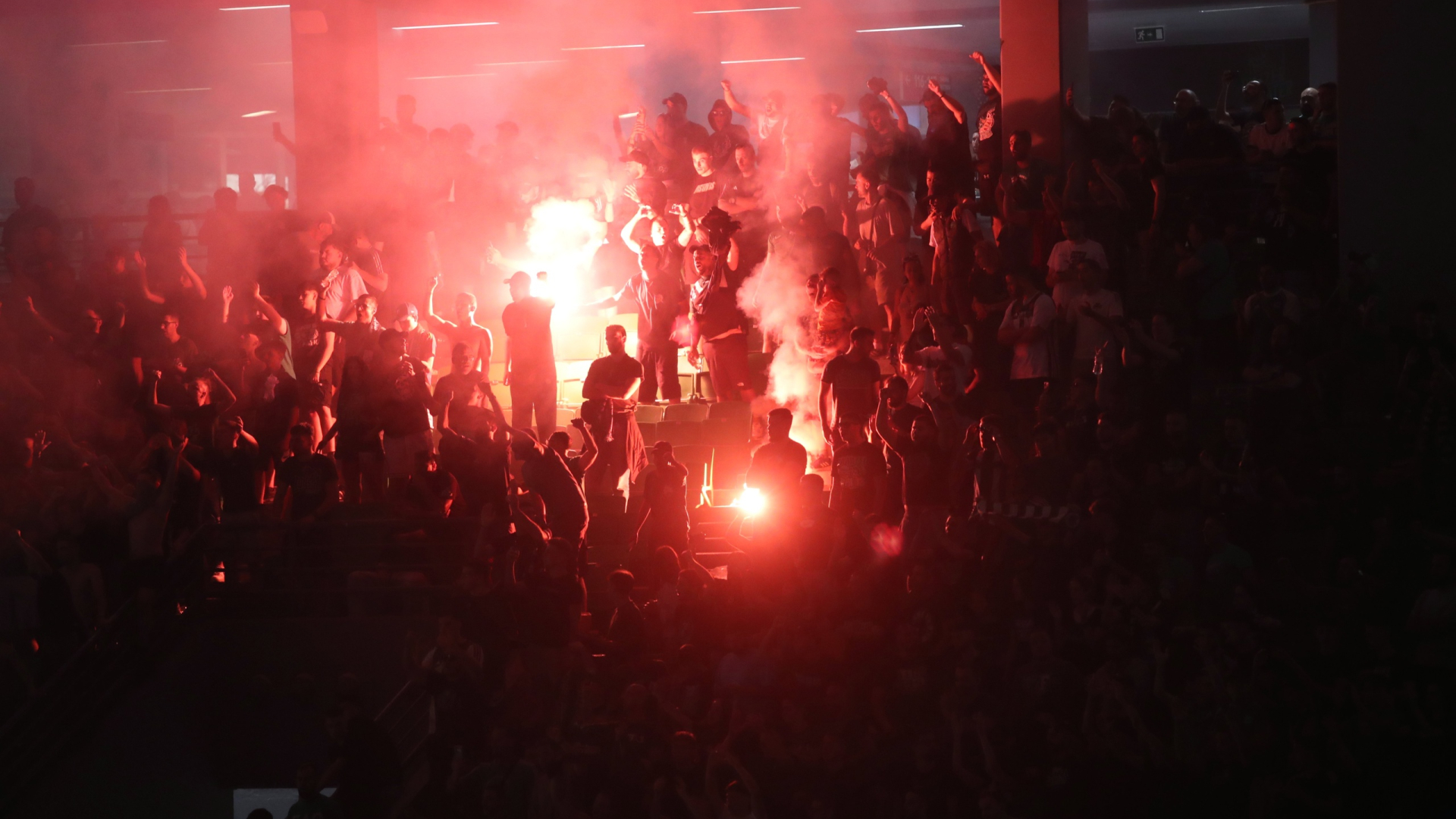 ΦΙΛΑΘΛΟΙ ΤΟΥ ΠΑΝΑΘΗΝΑΙΚΟΥ ΠΑΡΑΚΟΛΟΥΘΟΥΝ ΤΟΝ 5ο  ΤΕΛΙΚΟ ΤΩΝ ΠΛΕΙ ΟΦ BASKET LEAGUE 2025-2026 ΟΛΥΜΠΙΑΚΟΣ - ΠΑΝΑΘΗΝΑΙΚΟΣ