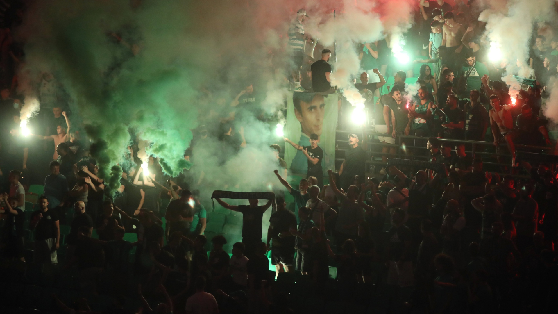 ΦΙΛΑΘΛΟΙ ΤΟΥ ΠΑΝΑΘΗΝΑΙΚΟΥ ΠΑΡΑΚΟΛΟΥΘΟΥΝ ΤΟΝ 5ο  ΤΕΛΙΚΟ ΤΩΝ ΠΛΕΙ ΟΦ BASKET LEAGUE 2025-2026 ΟΛΥΜΠΙΑΚΟΣ - ΠΑΝΑΘΗΝΑΙΚΟΣ