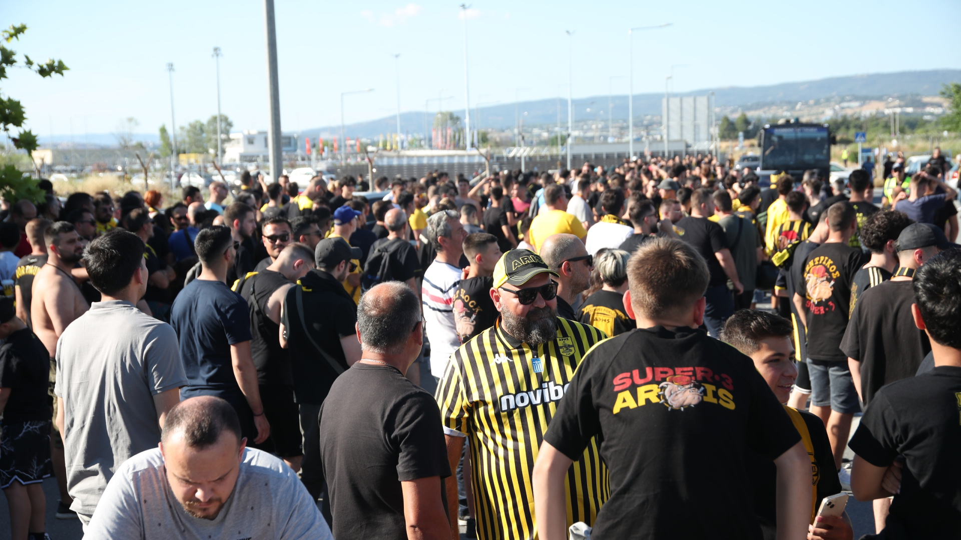 [387682] ΑΦΙΞΗ ΤΟΥ ΒΑΣΙΛΗ ΣΠΑΝΟΥΛΗ ΣΤΗ ΘΕΣΣΑΛΟΝΙΚΗ ΓΙΑ ΤΗΝ ΟΜΑΔΑ ΤΟΥ ΑΡΗ (ΒΑΣΙΛΗΣ ΒΕΡΒΕΡΙΔΗΣ / ΜΟΤΙΟΝ ΤΕΑΜ)