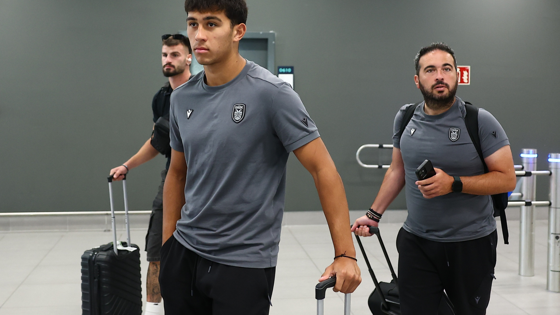 [388357] ΕΠΙΣΤΡΟΦΗ ΤΗΣ ΟΜΑΔΑ ΤΟΥ ΠΑΟΚ ΑΠΟ ΤΗΝ ΟΛΛΑΝΔΙΑ (ΡΑΦΑΗΛ ΓΕΩΡΓΙΑΔΗΣ / EUROKINISSI)