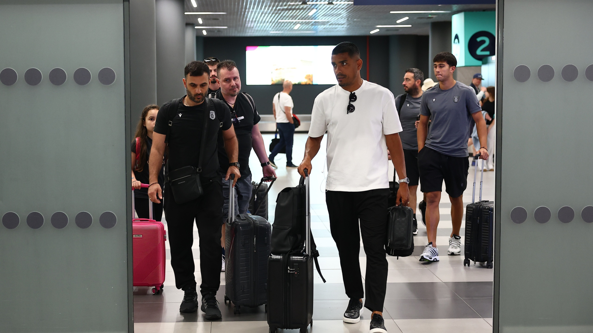 [388357] ΕΠΙΣΤΡΟΦΗ ΤΗΣ ΟΜΑΔΑ ΤΟΥ ΠΑΟΚ ΑΠΟ ΤΗΝ ΟΛΛΑΝΔΙΑ (ΡΑΦΑΗΛ ΓΕΩΡΓΙΑΔΗΣ / EUROKINISSI)