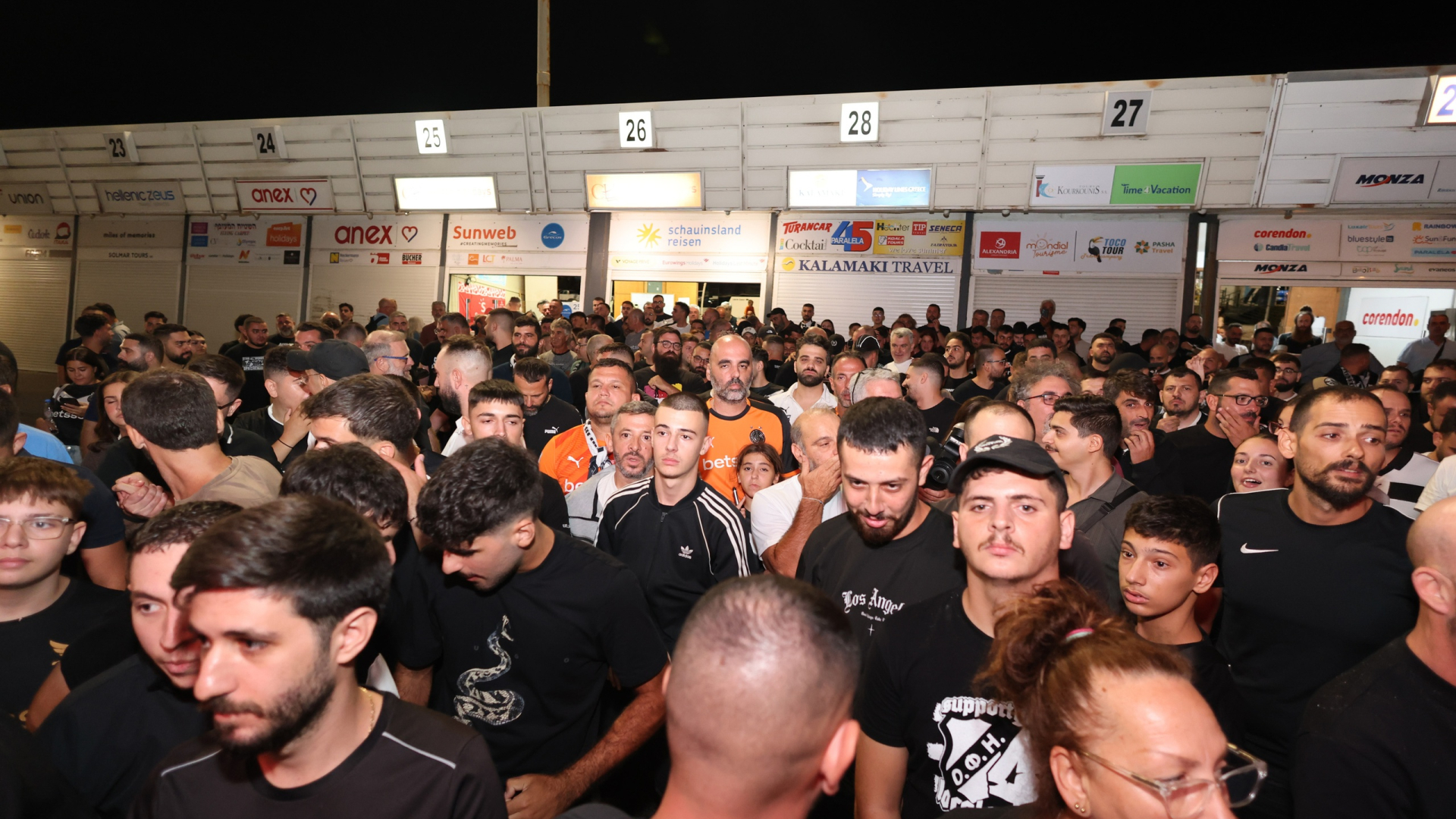ΥΠΟΔΟΧΗ ΤΗΣ ΑΠΟΣΤΟΛΗΣ ΤΟΥ ΟΦΗ ΑΠΟ ΟΠΑΔΟΥΣ ΤΗΣ ΟΜΑΔΑΣ ΜΕΤΑ ΤΗΝ ΝΙΚΗ ΕΠΙ ΤΟΥ ΟΛΥΜΠΙΑΚΟΥ ΣΤΟ ΣΤΑΔΙΟ Γ.ΚΑΡΑΙΣΚΑΚΗΣ (ΣΤΕΦΑΝΟΣ ΡΑΠΑΝΗΣ / EUROKINISSI)