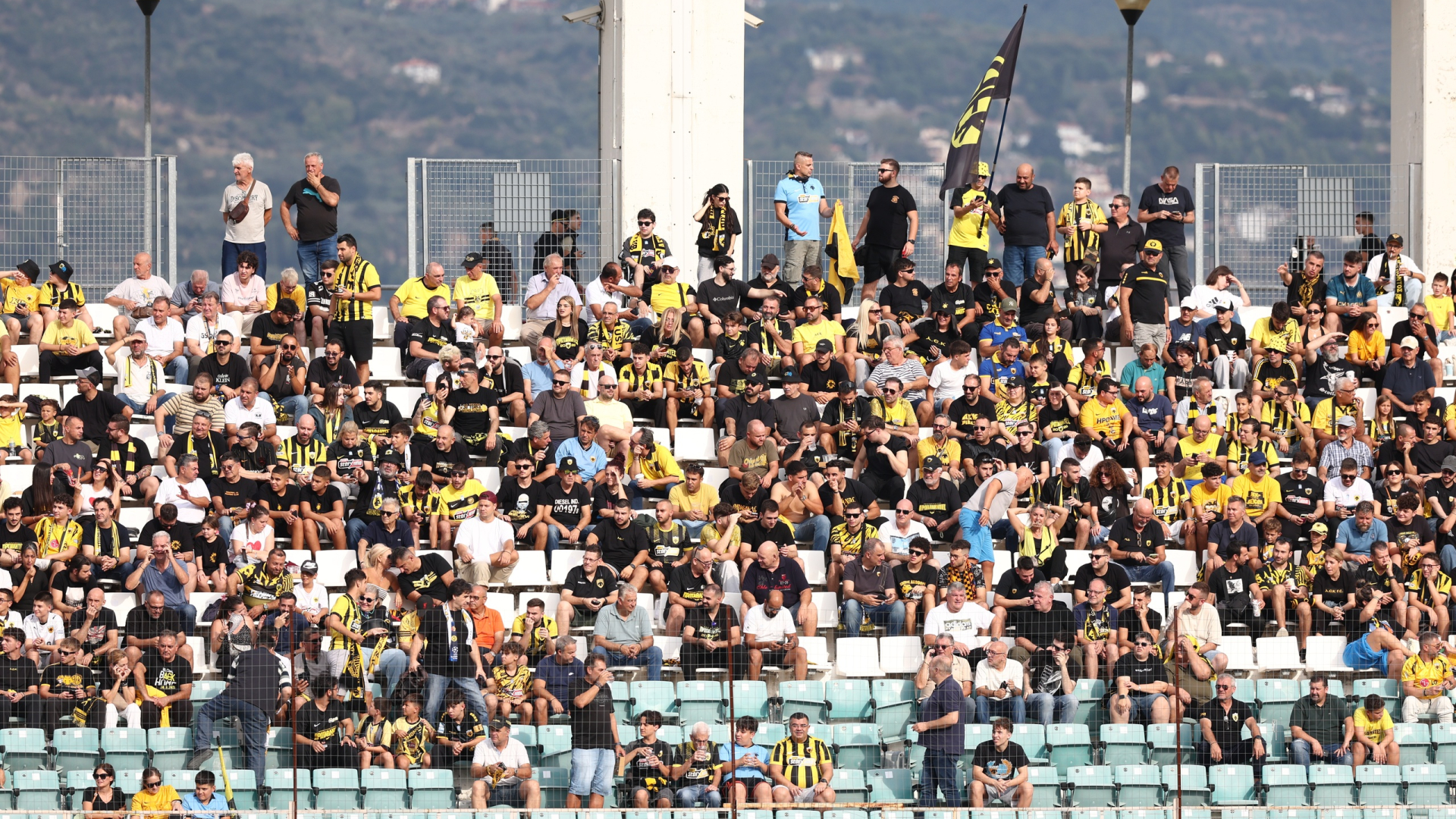 AEK KOSMOS
