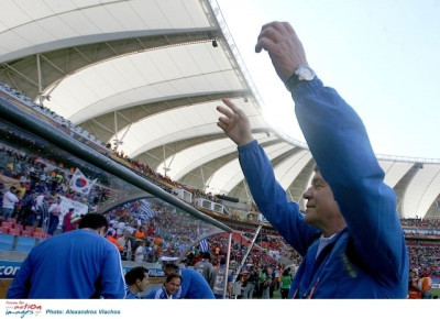 Το 2004 δεν θα ξανάρθει ποτέ!!! Πότε θα το καταλάβετε κύριε Ρεχάγκελ;