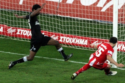 Έπαιξε με την φωτιά… και τα δοκάρια!