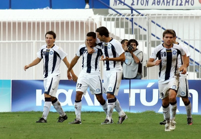 Ψάχνει το πρώτο διπλό