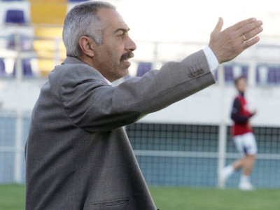 «Πονοκέφαλοι» για Χατζηράπτη