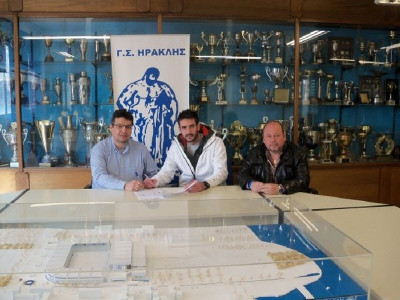 «Κυανόλευκος» ο Σμαραγδής για ενάμιση χρόνο