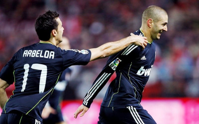 Η αγκαλιά στον Μπενζεμά